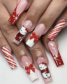 ig: julolaesnails Betty Boop Christmas Nails, Hello Kitty Christmas Nails, Uñas Hello Kitty, Christmas Nail Designs Acrylic, Hello Kitty Candy, Nail Designs Bling, Designer Nails, Classy Nail, Nail Tip Designs