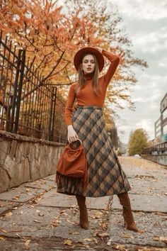 #fashion #fashionista #outfits #outfitoftheday #outfitstyle #outfitideasforwomen #outfitidea #outfits4Office #midiskirtoutfits #mididenimskirtoutfit #outfitsForShortWomen #Casualoutfits #trendyWinterOutfit Winter Midi Skirt Outfit, Denim Midi Skirt Outfit, Outfits For Short Women, Fashionista Outfits, Trends 2025, Skirt Outfits Fall, Midi Skirt Outfit, Winter Outfit Ideas, Trendy Outfits Winter