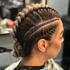 French Braiding, Bandana Hairstyles Short, French Braid Styles, Braiding Hairstyles, Weave Hairstyles Braided, Pretty Braids, Braid Inspiration, Side Braid Hairstyles, Short Hair Hacks