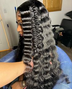 Crinkle Hair Hairstyles, Fishtail Braid With Curls, Soft Crimps, Unique Wig Hairstyles, Hair Thread, Front Hairstyles, Walking Aesthetic, Wave Hairstyles, Frontal Wig Hairstyles