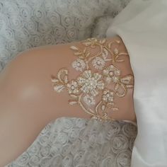 Ivory++gold++beaded++garter+lace+garter+flower+modern Burlesque Garter, Wedding Garder, Bridal Accessories Earrings, Bride Garter, Garter Lace, Wedding Garter Lace, Prom Accessories, Wedding Garter Set, Wedding Garters