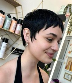 Short Hair With Shaved Undercut, Pixie Haircut With Micro Bangs, Buzzcut Hairstyles For Women, 1920s Pixie Cut, Buzzcut With Bangs, 90s Short Hair Women, Pixie Grow Out Style Ideas, Back Of A Pixie Cut