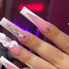 Kelly Ramos 🇸🇻| NYC Nail Artist 🇺🇸 on Instagram: "💗🤍😍

Acrylic ✨ blossom, soft touch & super white 

Productos usados son de @vbeautypure 💕 
Link in bio to shop🛍️
Código de descuento KIKI

@kikinails_ebeauty 
@kikiinails_ebeauty 
@kikiramos._ 

#acrylicnails #nails #nailsofinstagram #nailart #nailsonfleek #airbrushnails #nailsoftheday #glitternails #naildesigns #cutenails #longnails #kikinails_ebeauty #reelsviral #inspire #nailporn #nailswag #instanails #nailinspo #nailstagram #naildesign #manicure #nailstyle #nailartist #summernails #nailsnailsnails #explorepage #vbeautypure #teamv #vbp" Nyc Nails, Team V, Airbrush Nails, White Acrylic Nails, Super White, White Acrylic, Nails On Fleek, Swag Nails