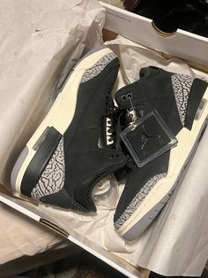 Jordan 3s, Kicks Shoes, Shoes Outfit Fashion, Cute Nike Shoes, Fresh Shoes