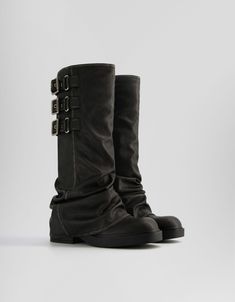 Flat slouchy biker boots with buckles - Women Boots With Buckles, Slouchy Boots, Funky Shoes, Shoe Inspo, Slouched Boots, New Rock, Swag Shoes, Biker Boots, Pretty Shoes