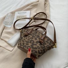 fb-feed نظارات شمسية, Cross Body, Louis Vuitton Speedy Bag, Small Bag, Louis Vuitton Damier, Dark Brown, Bucket Bag, Leopard Print, Shoulder Strap