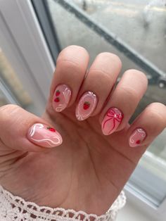 Classy Nail Inspo Aesthetic, Strawberry Coquette Nails, Strawberry Nails Acrylic Almond, Rococo Strawberry, Nail Ideas Fruit, Coquette Gel Nails, Strawberry Nail Ideas, Strawberry Almond Nails, Strawberry Pink Nails