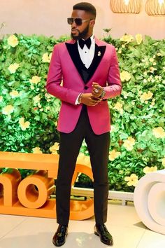 Hot Pink Mens Suit, Bright Colored Suits For Men, Hot Pink Suit For Men, Quince Outfit, Pink Prom Suit, Tan Tuxedo, Pink Suit Men, Black People Weddings, Gentlemen Fashion