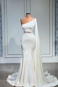 White Wedding Dress Mermaid, Off White Wedding Dress, Off White Wedding, Baju Kahwin, Off White Wedding Dresses, Wedding Dress Mermaid, Prom Dress Pictures, Stretch Satin Dress, White Long Sleeves