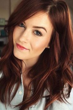 50 Auburn Hair Color Ideas To Look Natural | LoveHairStyles.com Hair Color Auburn, Hair Color And Cut, Auburn Hair, Red Hair Color, Fall Hair Color, Cool Hair Color, Hair Color Trends