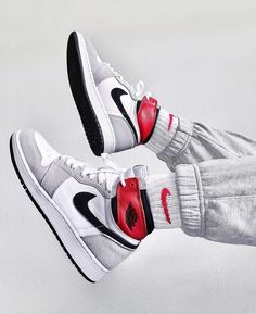 Air Jordan 1 Grey, Jordan 1 Grey, Baskets Jordans, Cheap Jordan Shoes, Jordan 1 High Og, High Sneakers, Air Jordan 1 Retro High, Grey Sneakers, Air Jordan 1 High