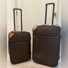 Beautiful Louis Vuitton Suitcases Never Traveled With Never Used Includes Dust Bags, Please Message Me For Any Further Pictures You Would Like For Authenticity Purposes. These Lightweight Suitcases Were Bought By My Nana And After Surgery She Does Not Travel. Willing To Sell Separately For The Right Price Horizon 70 18.1 X 26.8 X 10.2 Inches (Length X Height X Width) Horizon 55 15 X 21.7 X 8.3 Inches (Length X Height X Width) Luxury Rectangular Luggage, Designer Rectangular Travel Case, Formal Brown Monogram Canvas Luggage, Designer Brown Rectangular Luggage, Luxury Luggage With Rectangular Case And Sleeve, Designer Brown Luggage For Business, Classic Brown Monogram Canvas Luggage, Business Luggage With Monogram Canvas And Luggage Sleeve, Business Luggage With Luggage Sleeve In Monogram Canvas