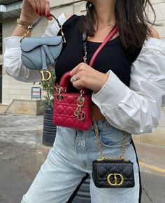 Chanel Mini Bag Outfit, Lady Dior Micro, Mini Bag Outfit, Dior 2022, Street Style Bags