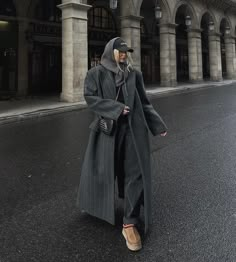 Overcoats Women, Grey Overcoat, Double Breasted Overcoat, Cozy Coats, Loose Coats, Corporate Outfits, Long Coats, Long Coat Women, Women Overcoat