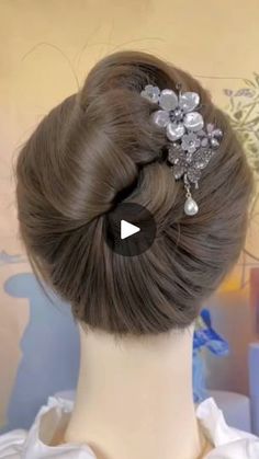 Simple Bun Hairstyle, Bun Wedding Hairstyles, Simple Bun, Bun Wedding, Hairstyle Easy, Easy Bun, Easy Bun Hairstyles, How To Cut Nails