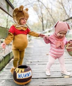 Piglet Halloween Costume, Halloween Costumes For Sisters, Piglet Costume, Sister Halloween Costumes, Sibling Halloween Costumes, Sibling Costume, Winnie The Pooh Halloween, Halloween Costume Toddler Girl, Twin Halloween