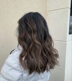 Brunette Balayage Medium Hair, Hair Low Maintenance Color, Brown W Lowlights, Melted Brown Hair Balayage, Dark To Medium Brown Balayage, Balayage Low Maintenance Brunettes, Balayage For Hair Black, Dark Brown Hair Shadow Root, Mushroom Brown Dimensional Hair