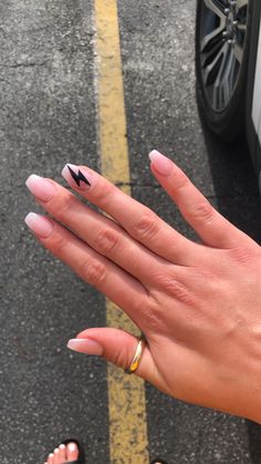 Nail Designs Lighting Bolt, Lighten Bolt Nails, Nail Designs With Lightning Bolt, Black Lightning Bolt Nails, Lightning Bolt On Nails, Black Nails Lightning Bolt, Lightning Bolt Nails Acrylic Western, Western Nails Lighting Bolt, Lineman Nails