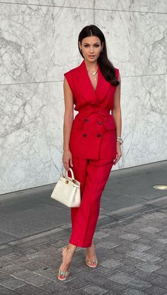 Chic Red Suits For The Office, Women’s Red Suit Outfit, Luxury Red Pantsuit For Workwear, Elegant Red Business Suit, Luxury Red Women's Suits, Alena Khovrina, Red Suit, Pinterest Fashion, Casual Chic Outfit