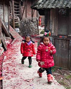 Life on Nanchang Lu: The Miao Guzang Festival - A Marathon in Eight Stages Green Hills, Pigs, Winter Jackets, Festival, China, The World, Green