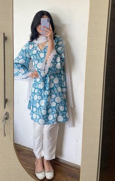 Simple Kurti Designs Pakistani, Kurti Design For Girl, Summer Outfits Pakistani Casual, Indian Outfits Simple Kurti, Kurta For Girls Design, Kurti Design Drawing, Cotton Kurta Set Designs, Simple Kamiz Design, Aesthetic Pakistani Suits