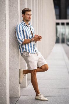 Dinner Outfit Men, Short Hombre, Blue Summer Outfits, Mens Linen Outfits, Casual Dinner Outfit Summer, Outfit Informal, Dinner Outfit Casual, Men's Summer Style, Rehearsal Dinner Outfits