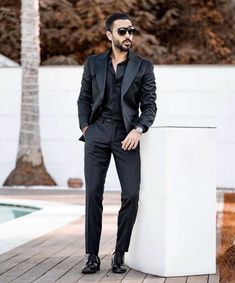 Black Suit Outfit, Mens Christmas Party Outfit, Slim Fit Groom Suit, Suit Pin, Suit Outfit, Veronica Lodge, Party Suits