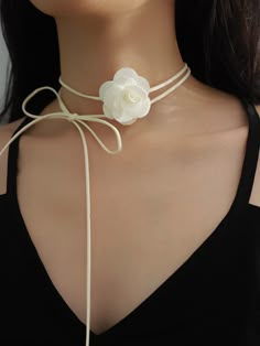 White  Collar  Polyester   Embellished   Women's Fashion Jewelry White Rose Accessories, New Necklace Designs, Colar Chocker, Rose Choker, Weddings Gifts, Diy Clothes Design, Flower Choker, Bead Charms Diy, Fabric Necklace