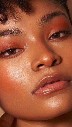 #makeuptutorial #makeuptime #makeuptransformation #makeuppro #mua #glammakeup #makeuplove #makeupidea #makeupgoals #makeupturorial #makeup Golden Berry Makeup, Dewy Orange Makeup, Caramel Makeup Aesthetic, Earthy Make Up Look, Ethereal Makeup Black Women, Crisp Makeup, Warm Makeup Looks, Jungle Makeup, Lash Shoot