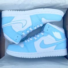 The Baby Blue Custom Air Jordan 1 is a unique spin on a classic silhouette. Featuring a baby blue colorway, this shoes bring a fresh and modern aesthetic to any outfit. With its iconic Jordan design, this custom shoe adds style and attitude to any look. iends, family, that special someone, or yourself ✨ - Exactly as shown in the pictures. - Brand New & Authentic. 💯  - Hand Painted with attention to detail. 👨‍🎨  - Waterproof and Flexible. ❤️  - Unisex model. Please refer to the Size Chart. Air Jordan 1 Custom, Jordan 1 Custom, Jordan Design, Blue Air Jordan 1, Custom Air Jordan 1, Nike Shoes Women Fashion, Custom Air Jordan, Pretty Sneakers, Boty Nike