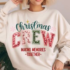 Family Christmas Sweatshirts, Christmas Shirts Vinyl, Disney Christmas Outfits, Family Png, Funny T Shirt Sayings, Christmas T Shirt Design, Funny Christmas Sweaters, Ugly Sweater Party, Cute Christmas Gifts