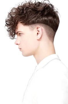 Messy Taper, Taper Hairstyle, Curly Taper, Curly Hairstyles For Boys, Curly Taper Fade, Men's Curly Hairstyles, Undercut Men, Tapered Hair, Taper Fade Haircut