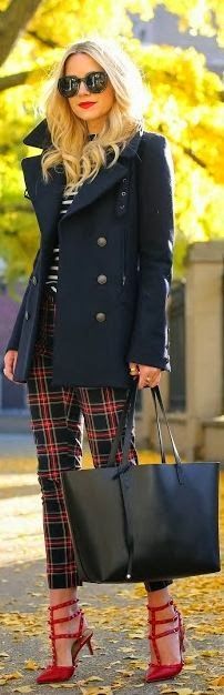 Astounding Shoes Check Style Pent coat and Leather Bag How To Have Style, Tartan Pants, Moda Chic, Looks Street Style, Red High, Looks Chic, Street Chic, Mode Inspiration