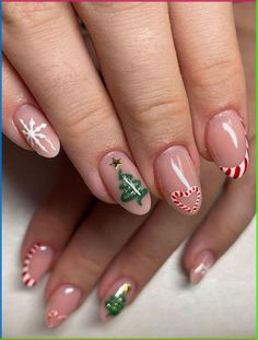 Christmas Nail Art Easy, Festive Nail Designs, Christmas Tree Nails, Tree Nails, Christmas Nail Art Designs