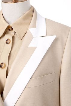 Double Breasted Blazer Outfits Men, Unique Suit Designs For Men, Unique Suit Design, Mens Silhouette, Unique Suits, Unique Blazer, Blazer Collar, Designer Blazers For Men, Tailoring Details