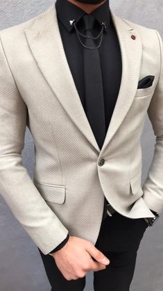 Formal Suits Men, Stylish Men Wear, Blue Suit Men, African Dresses Men, Mens Fashion Blazer, Suits Men, Designer Suits For Men, Mens Gold Jewelry, Beige Blazer