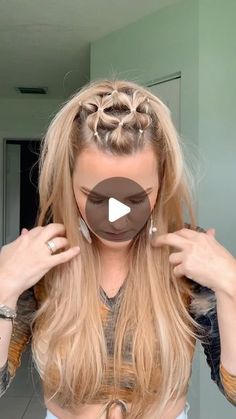 Pretty Braided Hairstyles White Women, Viking Hair Half Up Half Down, Danaerys Hairstyle, Easy Female Viking Hairstyles, Viking Shieldmaiden Makeup, Cool Hairstyles With Braids, Hair Styles W Braids, Ladies Viking Hairstyles, Viking Woman Hair Tutorial