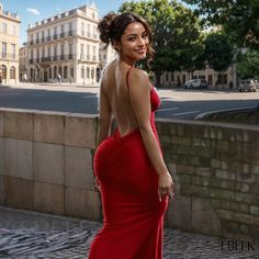 Sophisticated Minidress with Exposed Back, Belted Waist, and Adjustable Tie-Back Dresses Curvy, Girls In Suspenders, Red Spaghetti, Figure Flattering Dresses, Outfit Classy, Backless Bodycon Dresses, Boujee Outfits, Outfits Dress, Cami Maxi Dress