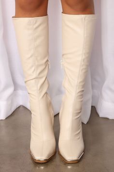 Cream Knee High Boots, Stockings Outfits, Summer Boots Outfit, Cream Boots, Cream Fashion, Summer Boots, Boots Square Toe, Lingerie Accessories, Black And Cream