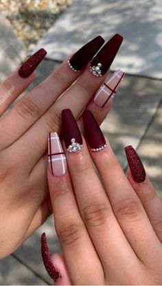 Follow for more interesting Pins!<3 Transform your nails into a winter wonderland with our enchanting Christmas nail paint styles! Embrace the cozy elegance of the season with rich jewel tones, shimmering metallic, and festive patterns that capture the magic of falling snowflakes. Our collection has the perfect shades to make your nails the highlight of any holiday gathering. #winternails #christmasnails #ladiesfashion #nailpaintstyles #nails #nailpaints #christmas Fall Acrylic Nails, Burgundy Nails, Festival Nails, Fall Nail Art, Acrylic Nails Coffin, Nailed It, Fall Nail Designs