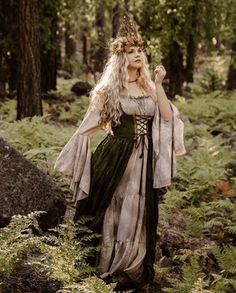 Forest Outfits, Fairy Concept, Dragon Core, Fairy Shoot, Forest Outfit, Fae Costume, Forest Fairy Costume, Fantasy Core, Forestcore Aesthetic