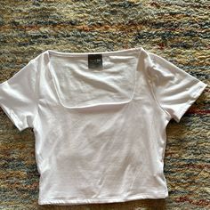 Olivia Rae White Crop Top Tee Never Worn Size Medium New Without Tags White Crop Top Aesthetic, White Fitted Scoop Neck Top, Scoop Neck Tops For Day Out, Fitted Scoop Neck Top For Day Out, Basic Everyday Crop Top, Basic Short Sleeve Crop Top For Day Out, White Scoop Neck Top For Spring, Casual Fitted Crop Top Shirt, White Fitted T-shirt For Day Out