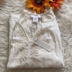 Nwt Size Xs Loose Fit See Measurements Added Chic Spring Vacation Embroidered Top, Chic Embroidered Top For Spring Vacation, Fitted Embroidered Top For Vacation And Spring, Casual Summer Embroidered Top With Chikankari, Casual Chikankari Embroidered Top For Summer, Casual Embroidered Top With Tonal Embroidery For Summer, Casual Embroidered Top For Summer, White Linen Embroidered Summer Top, White Linen Embroidered Top For Summer