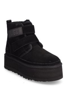 Ugg Platform Neumel, Black Platform Uggs, Ugg Neumel Platform, Ugg Platform, Ugg Neumel, Goth Shoes, Black Platform, Platform Boots, Christmas Wishlist