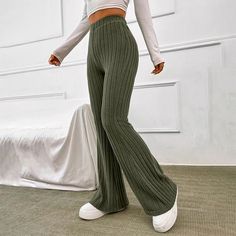 Crop Pullover, Bootcut Pants, Maxi Dress Cocktail, Flare Leg Pants, Maxi Dress Formal, Look Casual, Looks Style, Basic Style, Flare Pants