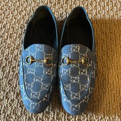 Gucci Loafers Blue Gg Logo & Horsebit Accent Round-Toes With Leather Trim Embellishment Gucci Blue Formal Loafers, Luxury Blue Loafers With Round Toe, Chic Blue Pointed Toe Loafers, Designer Blue Loafers With Round Toe, Chic Blue Flat Loafers, Luxury Blue Almond Toe Loafers, Designer Blue Loafers For Work, Designer Blue Loafers For Galas, Elegant Blue Flats For Workwear