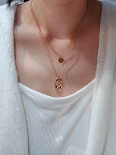 Gold Loop Necklace Dainty Charm Necklace 18K Gold Plated - Etsy Luxembourg Trendy Gold Circular Necklace, Trendy Gold Circle Necklace, Trendy Rose Gold Necklace, Loop Necklace, Modern Necklace, Dog Walks, Freshwater Pearl Ring, Fancy Necklace, Necklace Elegant