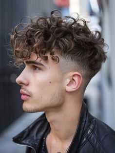 Frosted Tips Hair Men, Tape Fade, Fade Hairstyles For Men, Curls Styles, Skin Fade Hairstyle, Frosted Tips, Male Haircuts Curly, Retro Curls, Short Permed Hair