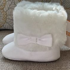 New With Tags White Toddler Winter Boots, Size 12-18 Months White Round Toe Winter Booties, Cute White Closed Toe Boots, Cute White Winter Booties, White Winter Boots, Toddler Winter Boots, Girls Black Boots, Toddler Girl Boots, Leopard Boots, Girls Ankle Boots