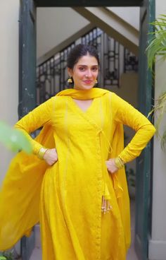 Ayeza Khan Wedding, Eid Dress, Desi Aesthetics, Yumna Zaidi, Angrakha Style, Pakistani Actors, Modest Casual Outfits